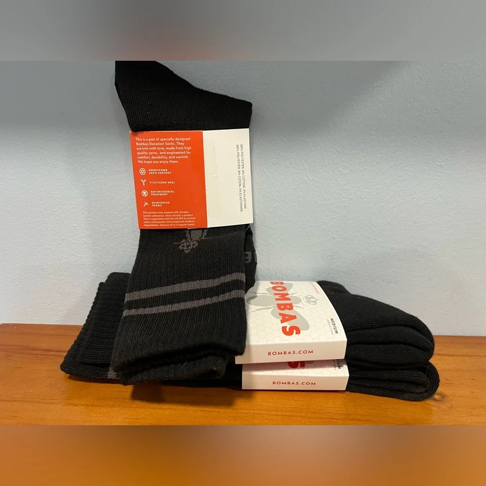 3 BOMBAS NEW Black Unisex Crew Style Socks SIZE MEDIUM Mens 6-9 Womens 8-10.5